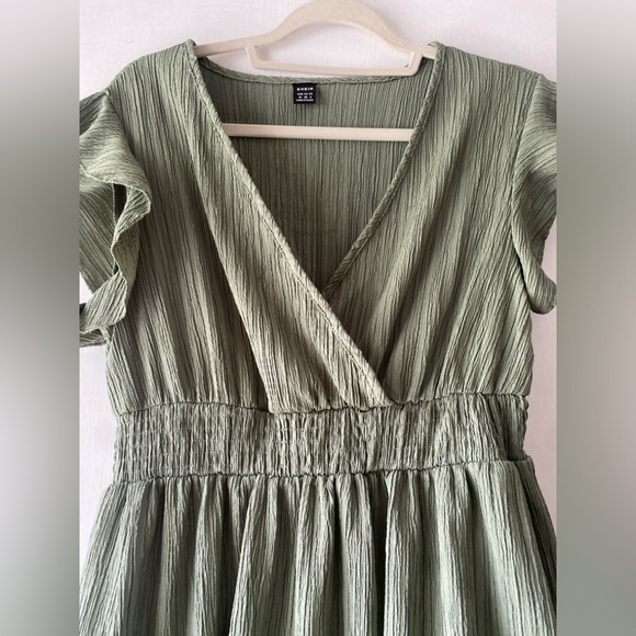 SHEIN Green Maxi Dress - Picture 3 of 5